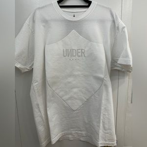 Pop-up Boutique Under Graphic T-shirt